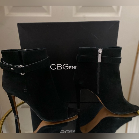 🖤GOOD CONDITION🖤 BCBGeneration| Open-Toe Booties| Size: 9 | 4 in. - Picture 4 of 8